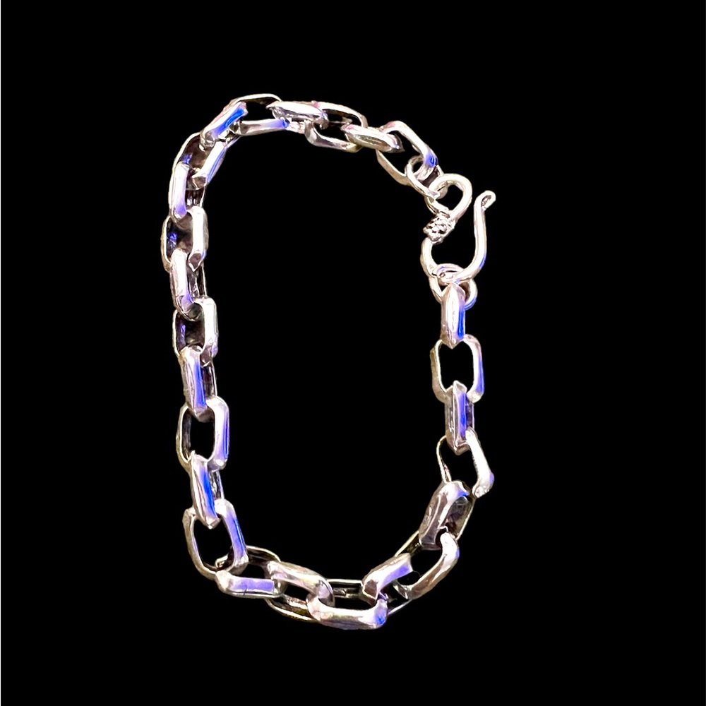 7” women’s silver tone bracelet NWT